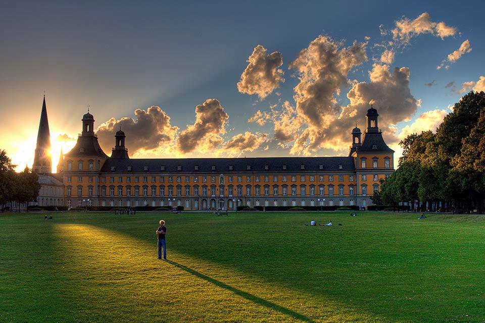 5 bonnes raisons de choisir l'Université de Bonn en Allemagne pour faire son Erasmus : | Sciences Po Toulouse